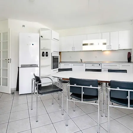 8 Person On A In アパート ボーゲンセ